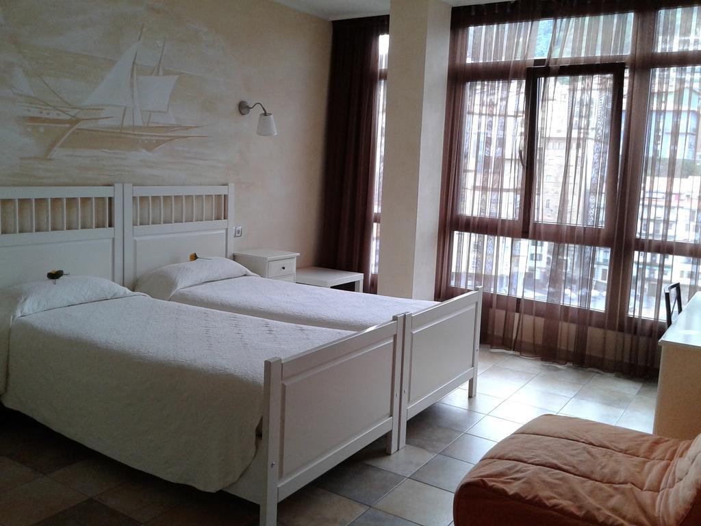 Hotel Zumalabe Mutriku Extérieur photo