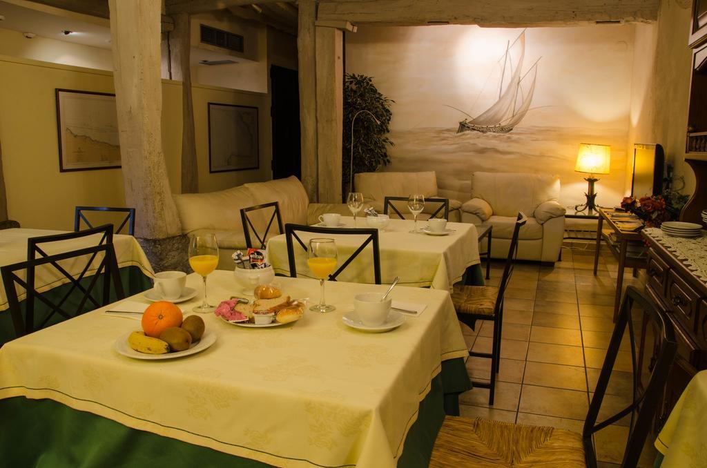 Hotel Zumalabe Mutriku Extérieur photo